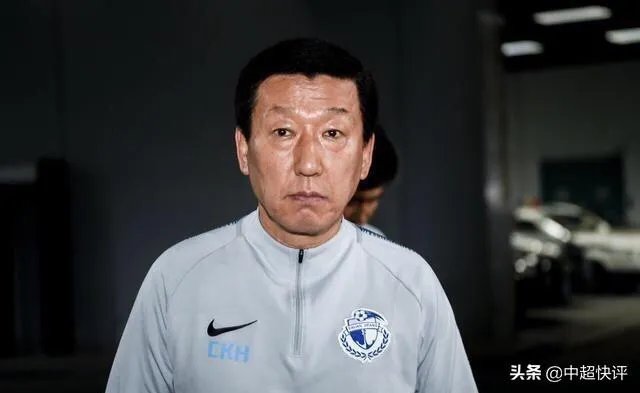 申花接连引进金信煜和沙拉维两名进攻球员,哪两位队内外援会被顶替呢?