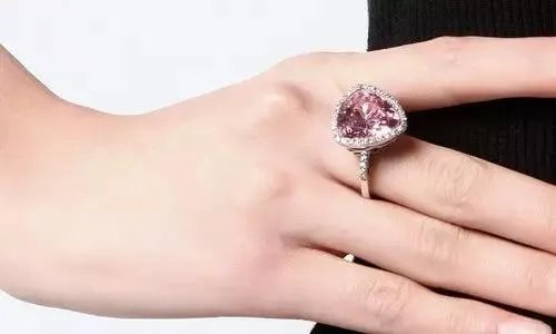 卡地亚对戒一对多少钱  对戒的寓意是什么