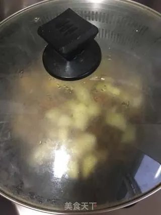 红烧肉炖土豆