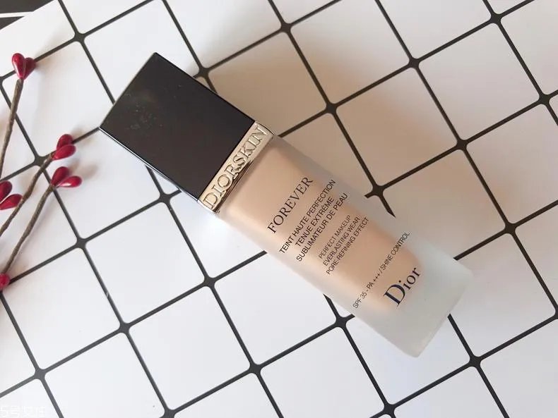 迪奥粉底液哪个系列好 迪奥粉底2018畅销产品盘点