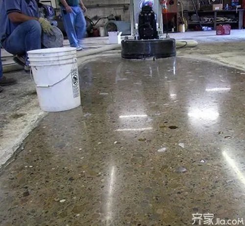 装修必看  水泥地面硬化剂的作用及施工流程