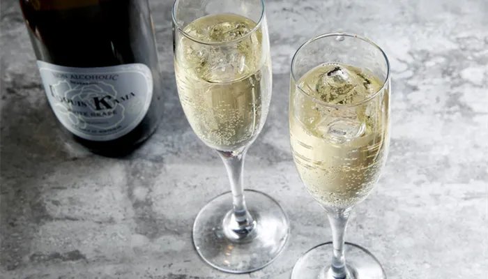 干白葡萄酒怎么喝 如何喝干白葡萄酒