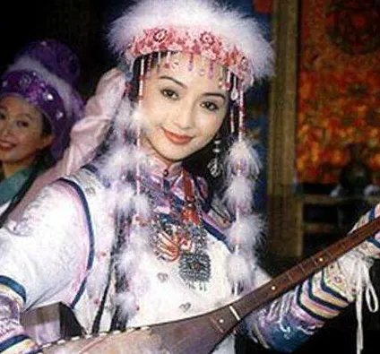 肖丽萍扮演者刘丹和还珠格格的香妃是同一人吗