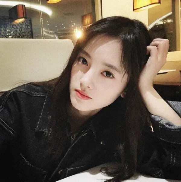 鞠婧祎比基尼照片太过性感，你对这种类型的女孩怎么看