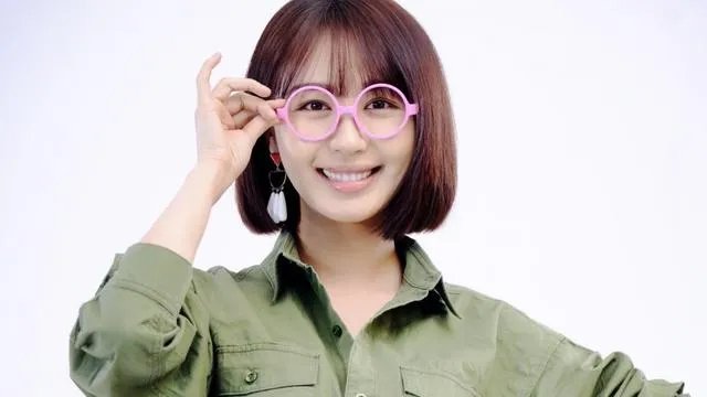 李菲儿是谁？为何近日频频上热搜？