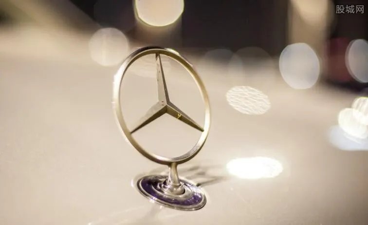 奔驰降价消费者却反应不大？ 降价的豪车你会买吗