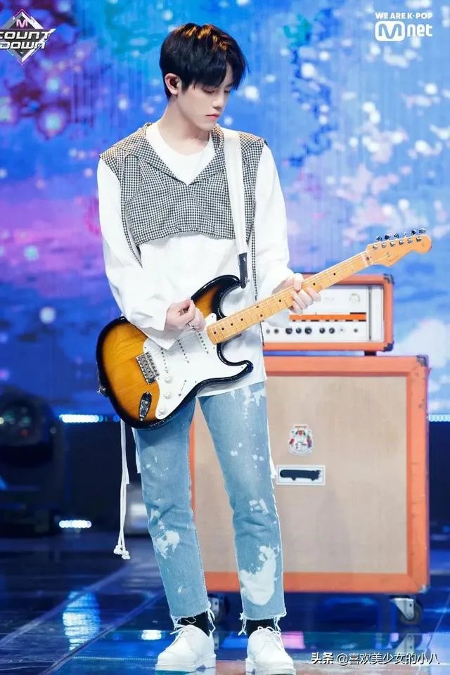 能详细介绍一下N.Flying(新飞)这个乐队吗？