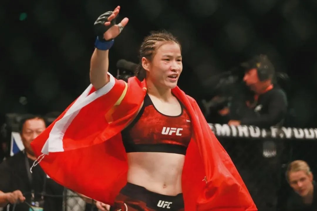 张伟丽赛后首次直播当场落泪，究竟咋回事？