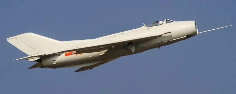 歼七和歼八的外形区别