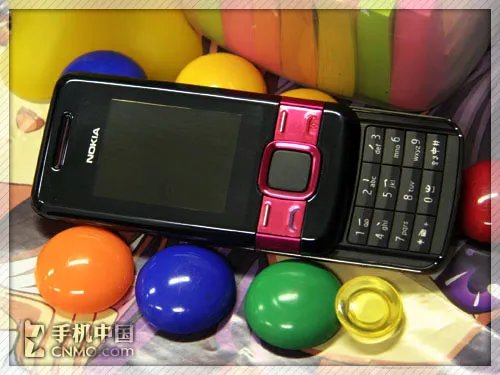 超大扬声器时尚滑盖 诺基亚7100S评测