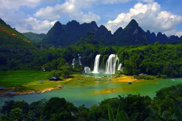 卜算子 送鲍浩然之浙东的意思以及中心思想