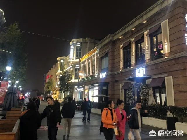 武汉的楚河汉街好玩吗？