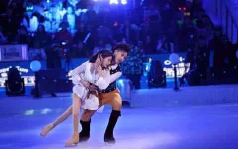 李菲儿是谁？为何近日频频上热搜？