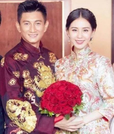 41岁吴奇隆前妻与现妻的现状？