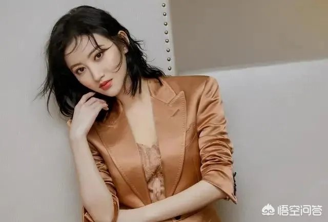 明星横店年度纳税曝光，张艺兴1913万第一，杨幂景甜超千万，你怎么看？