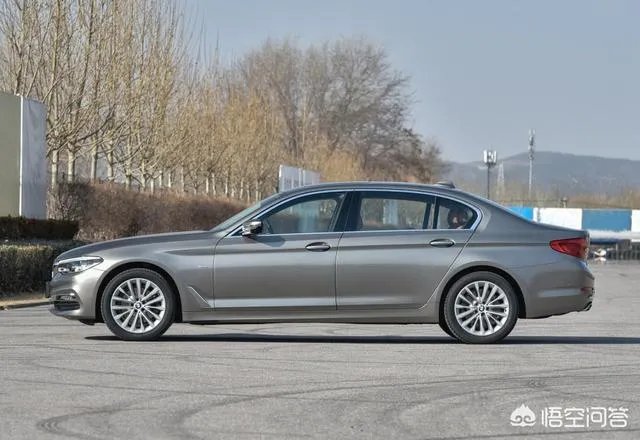 宝马x3和五系一个级别还是和三系一个级别？为什么？