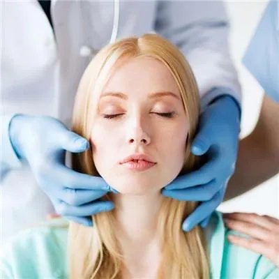 上眼睑下垂手术多少钱