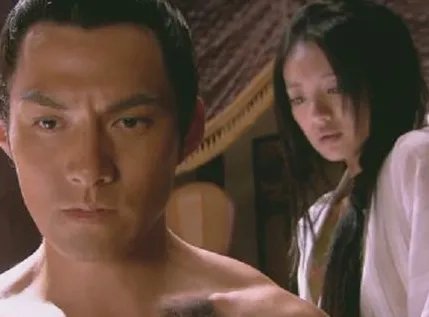 探索李师师与燕青之间的爱情故事，李师师为什么会喜欢燕青？