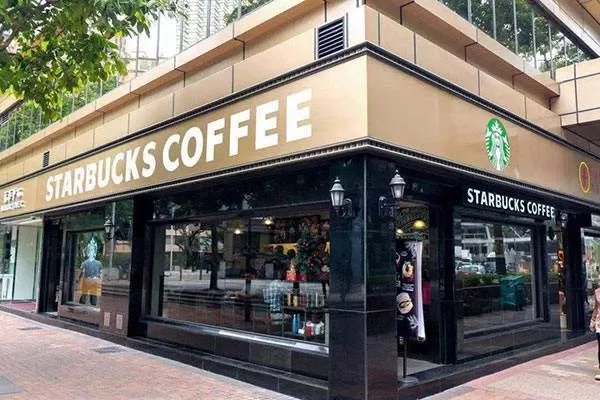 星巴克咖啡店的加盟费多少钱？