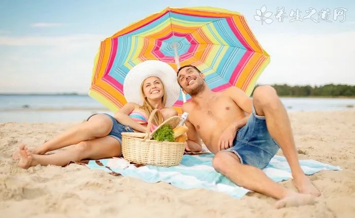 怎么做渐变美甲 在家做美甲的小技巧