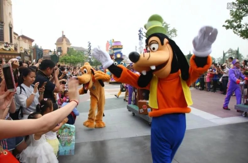 上海迪士尼终于开园了 今天所有项目足量开放