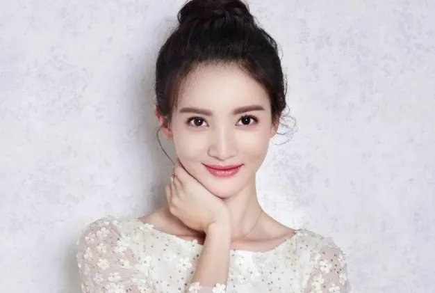 如何看待如今金晨的成功？