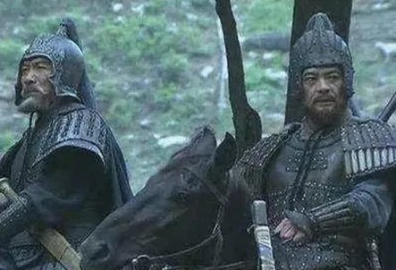 诸葛亮为什么说魏延头生反骨呢？魏延做过什么？