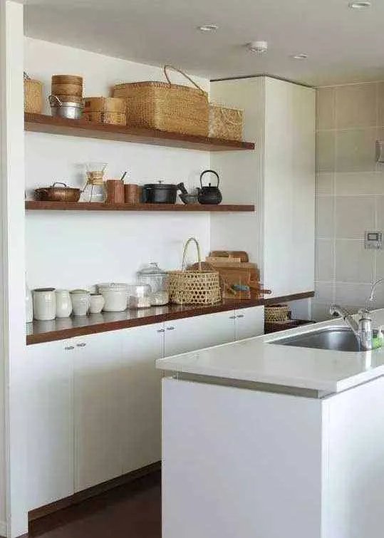 厨房使用了三五年后墙面和天花板会变得很黑，该怎么办？