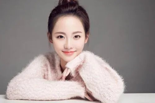 张嘉倪在外拍吻戏的时候，他的老公会很介意吗？