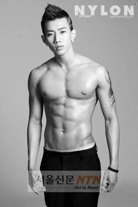 2pm组合队长是谁 最好有图片