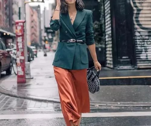西装裙的特色