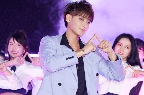 2020年度十大热门综艺排行榜：演员请就位上榜，第一热度最高