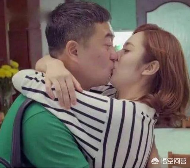 电影、电视剧拍吻戏时，发生过哪些令人尴尬的事？