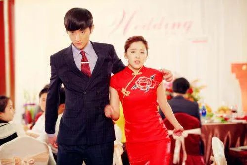 亿万继承人主要讲的是什么？