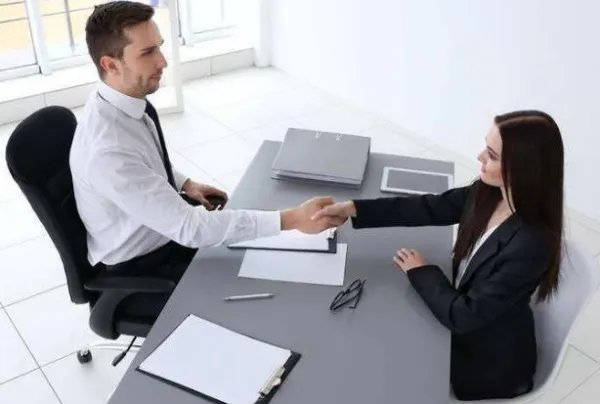 月薪过万寥寥无几！超六成专科生月薪低于5000元，学历真的这么重要吗?