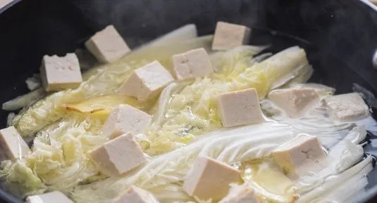 白菜炖豆腐怎样做才好吃？有什么小窍门？