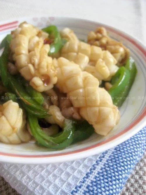 大王陆鱿的生活习性