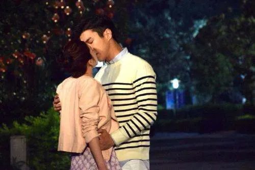 亿万继承人主要讲的是什么？