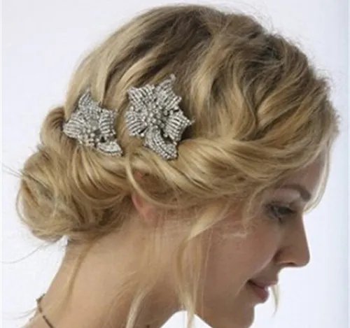 新娘盘发步骤怎么做  新娘盘发造型就这么简单