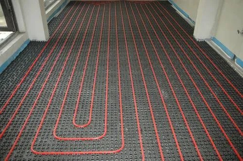 地暖地板是热的吗