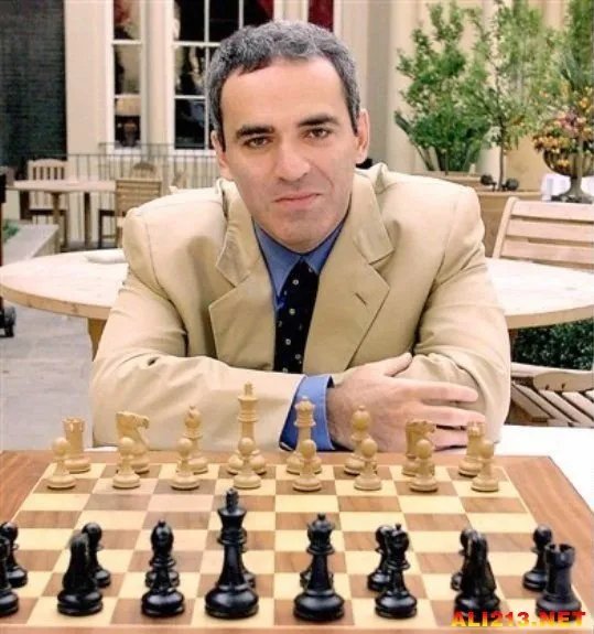 10大全球高智商人物排行榜 爱因斯坦居然倒数第三！