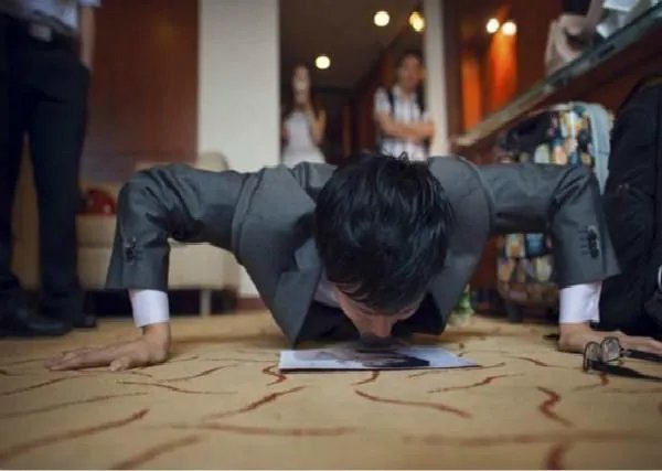 结婚堵门100个问题节选 有创意的结婚堵门游戏