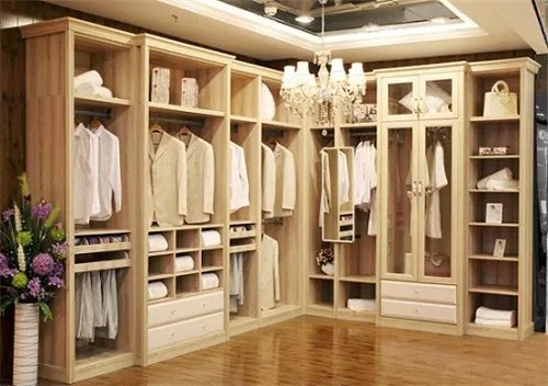 成品衣柜和定制衣柜哪个好  看完才选才不会后悔