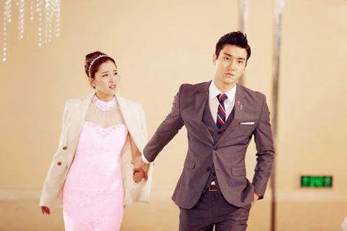 亿万继承人主要讲的是什么？