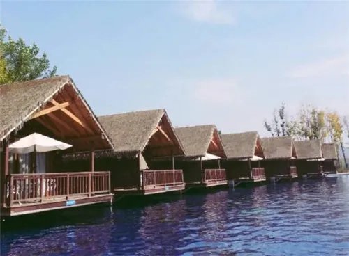 思拉堡温泉小镇住宿有哪些配套设施