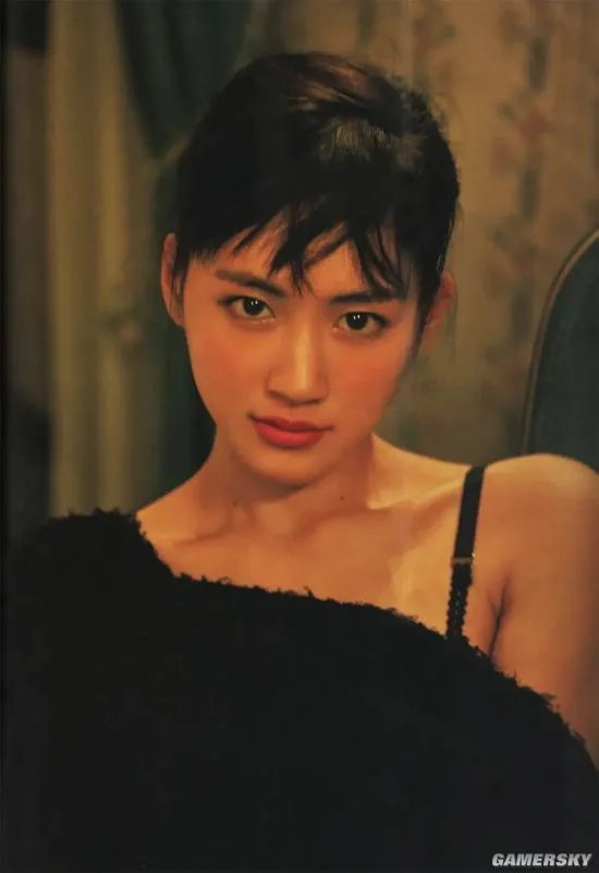 绫濑遥新片《是，我不会游泳》剧照 女主泳装造型亮相