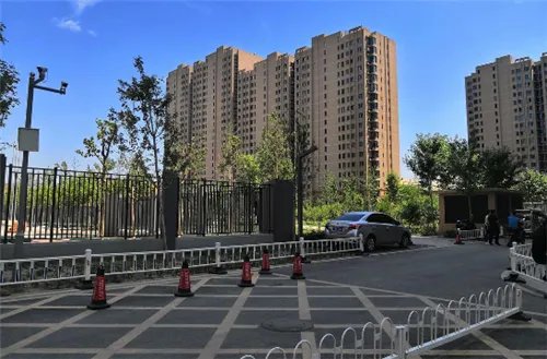 楼房漏雨归物业管理吗?