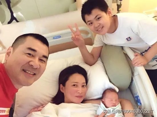 蒋勤勤和陈建斌是夫妻吗？