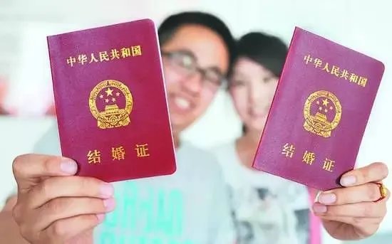 结婚证件照要求头发要怎么样 去民政局领证穿什么衣服好