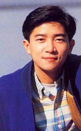 为何偏偏喜欢你歌词是什么？